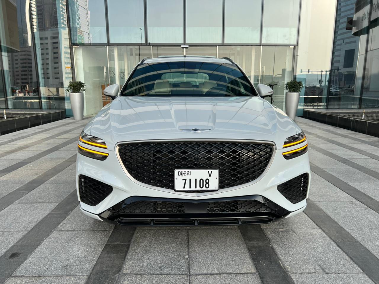 GENESIS GV70 أبيض 2021 تأجير دبي