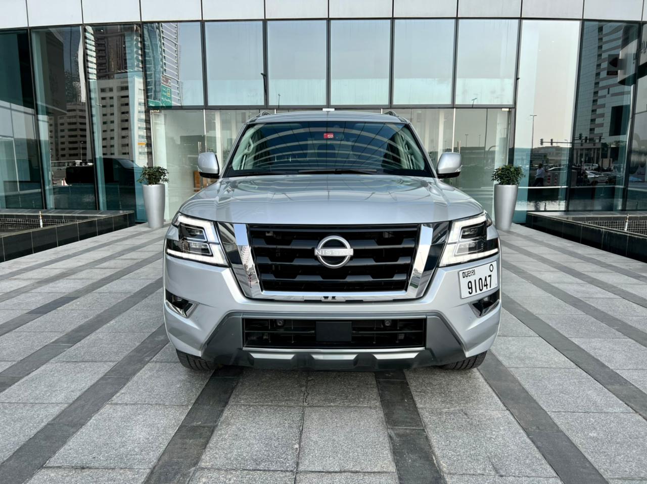 NISSAN ARMADA  رمادي 2021 تأجير دبي
