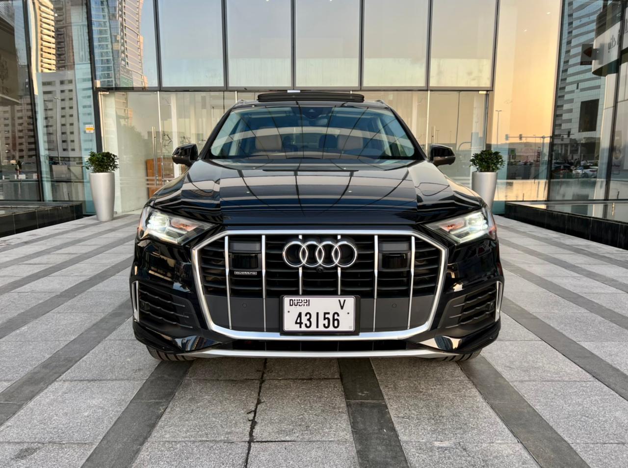 AUDI Q7 أسود 2020 تأجير دبي