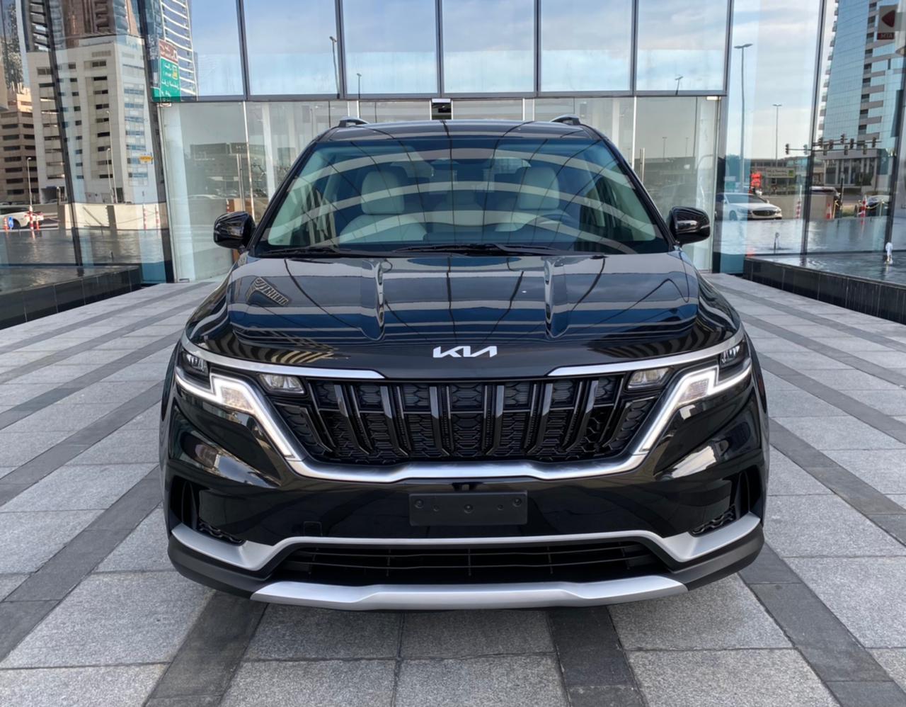 KIA CARNIVAL 2022 أسود 2022 تأجير دبي