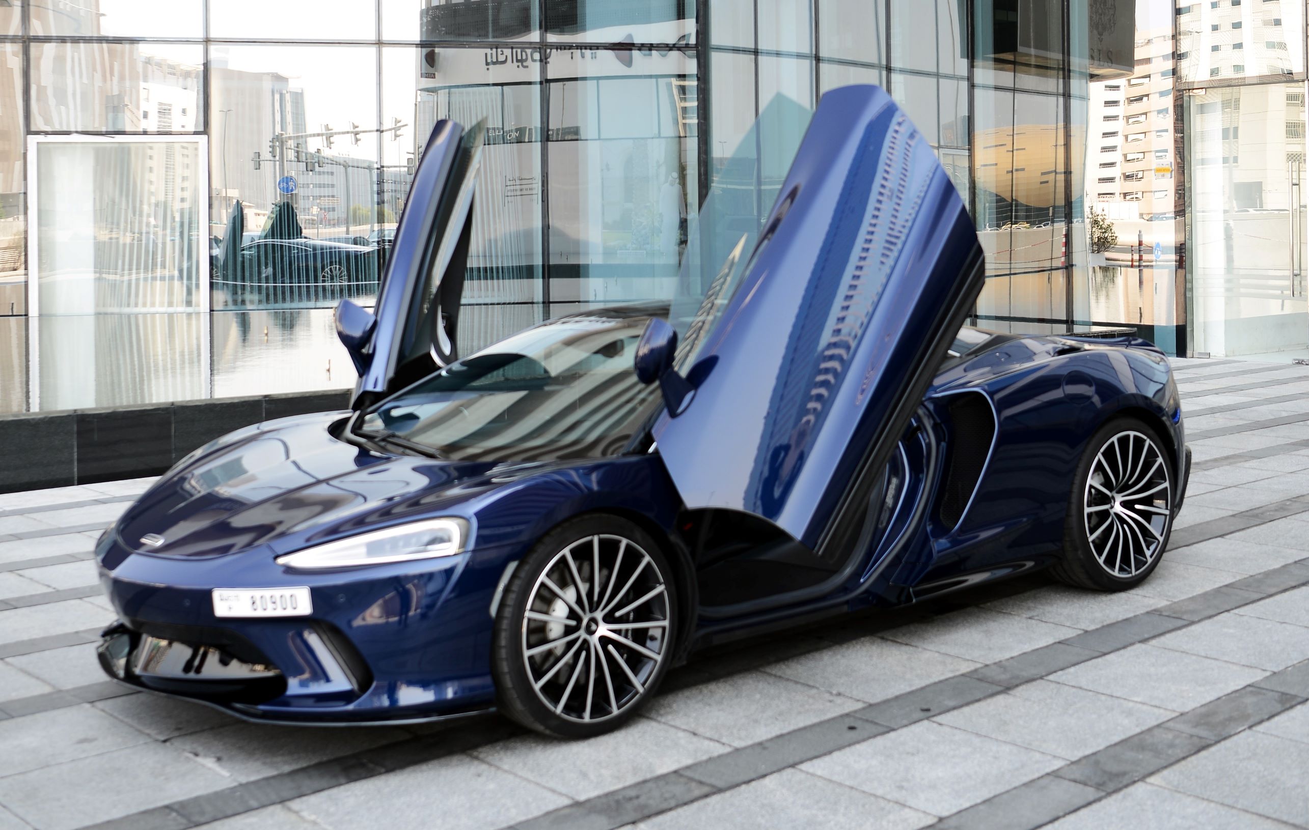McLaren GT أزرق 2020 تأجير دبي