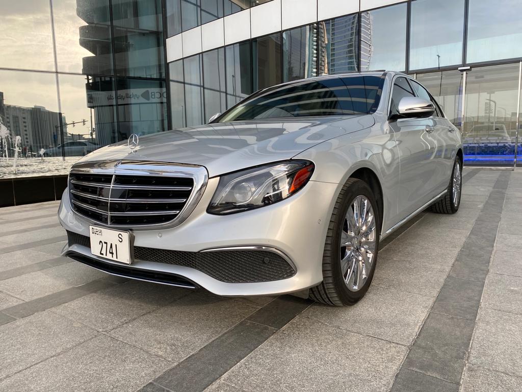 MERCEDES E300  رمادي 2018 تأجير دبي