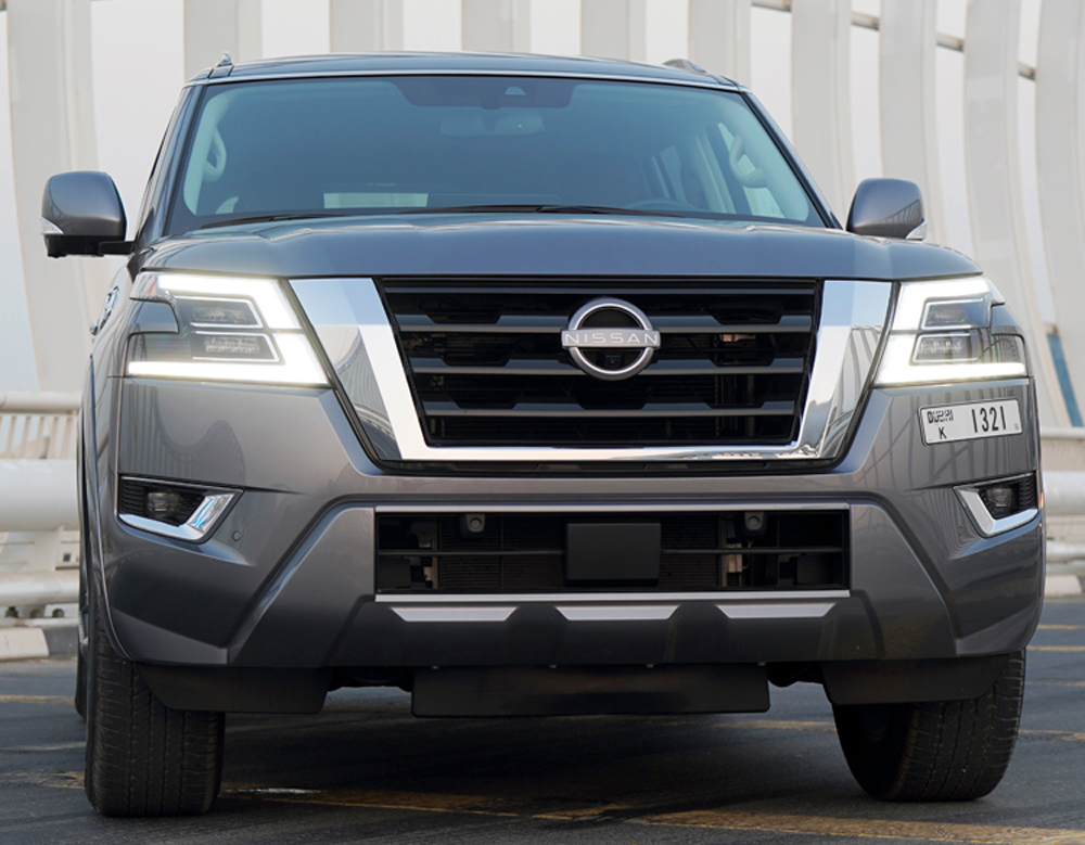 NISSAN Patrol PLATINUM رمادي 2021 تأجير دبي
