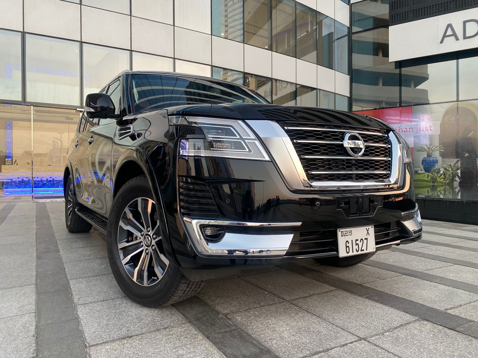 NISSAN Patrol PLATINUM أسود 2020 تأجير دبي