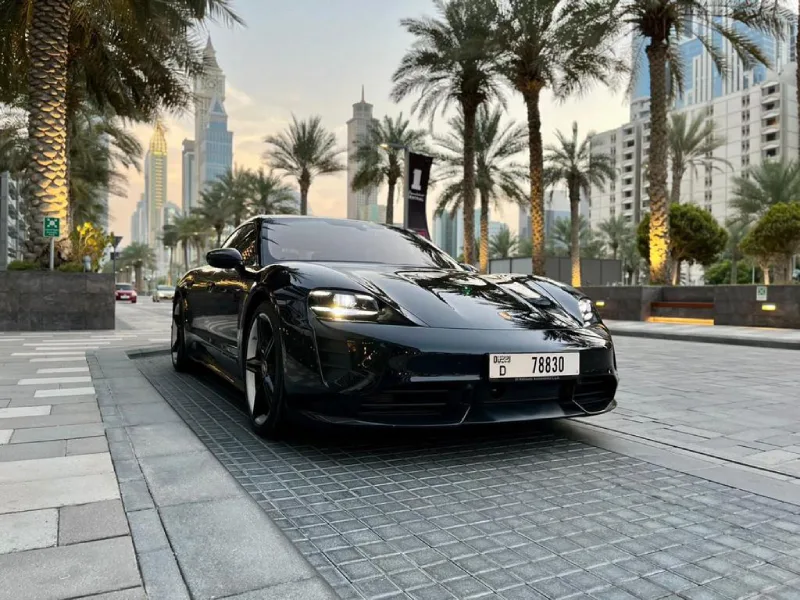 Porsche Taycan turboÂ S BLACK 2022 location dubaï