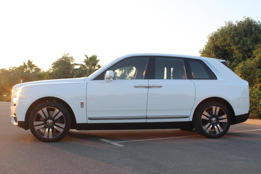 استئجار Rolls Royce Cullinan أبيض 2021 فى دبي