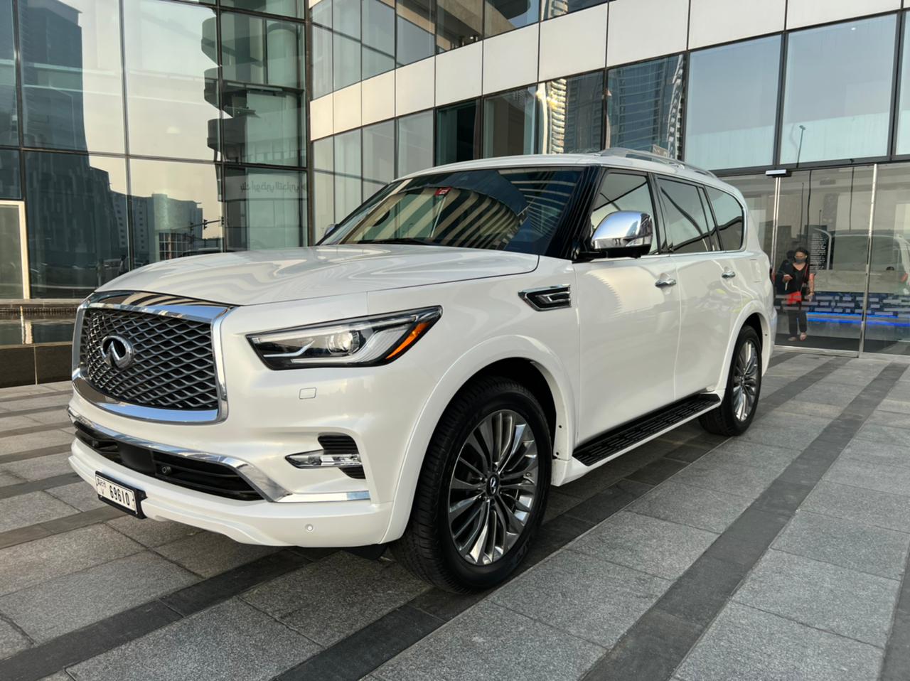 استئجار INFINITI QX80 أبيض 2021 فى دبي