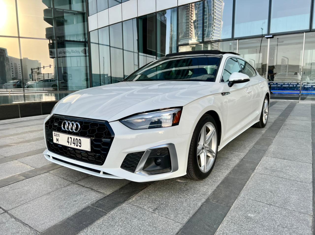 استئجار AUDI A5 أبيض 2021 فى دبي