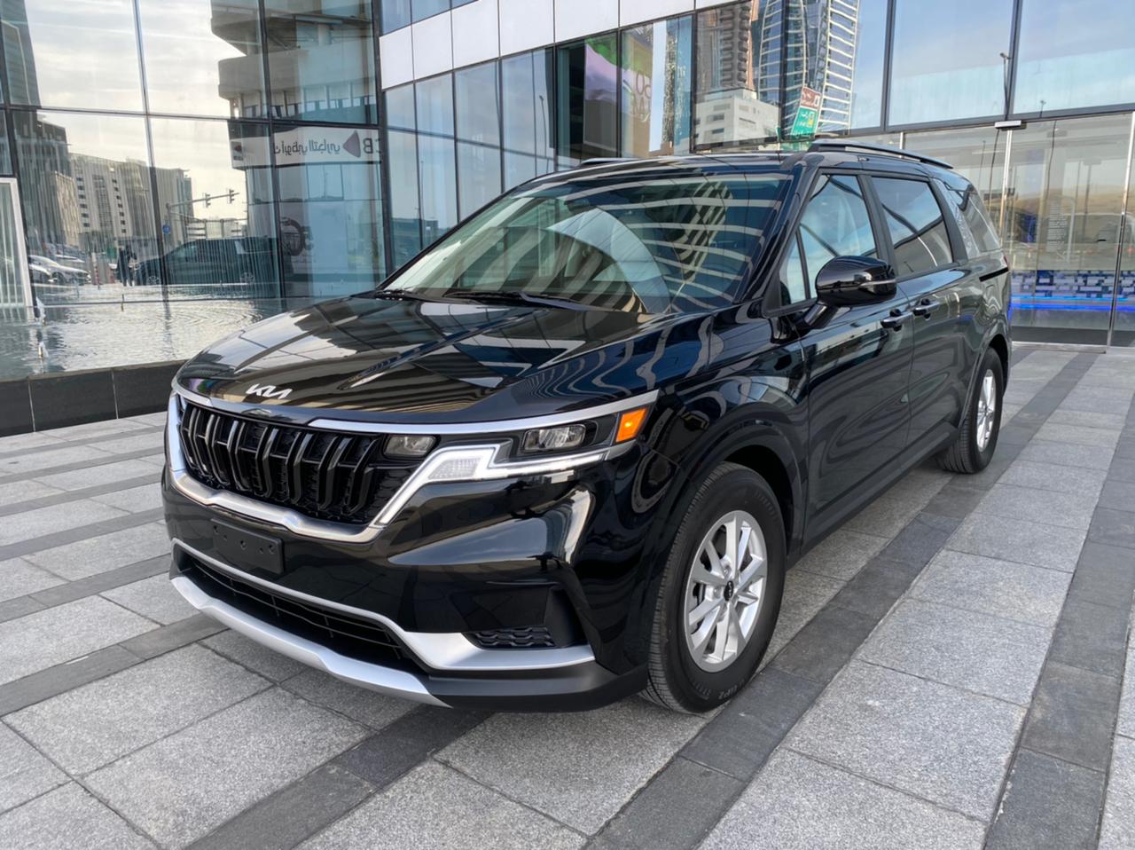 استئجار KIA CARNIVAL 2022 أسود 2022 فى دبي