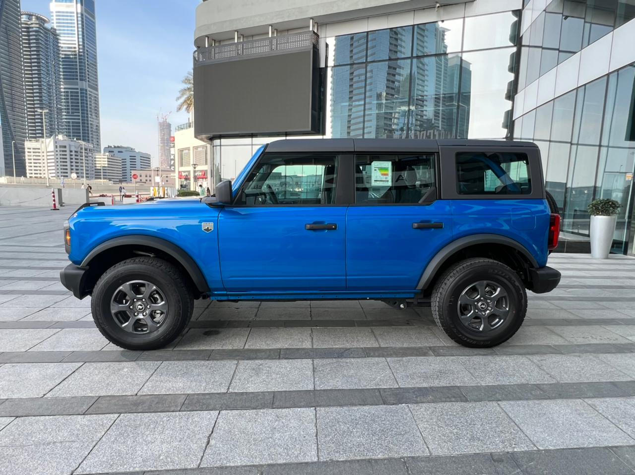 استئجار FORD BRONCO  أزرق 2021 فى دبي