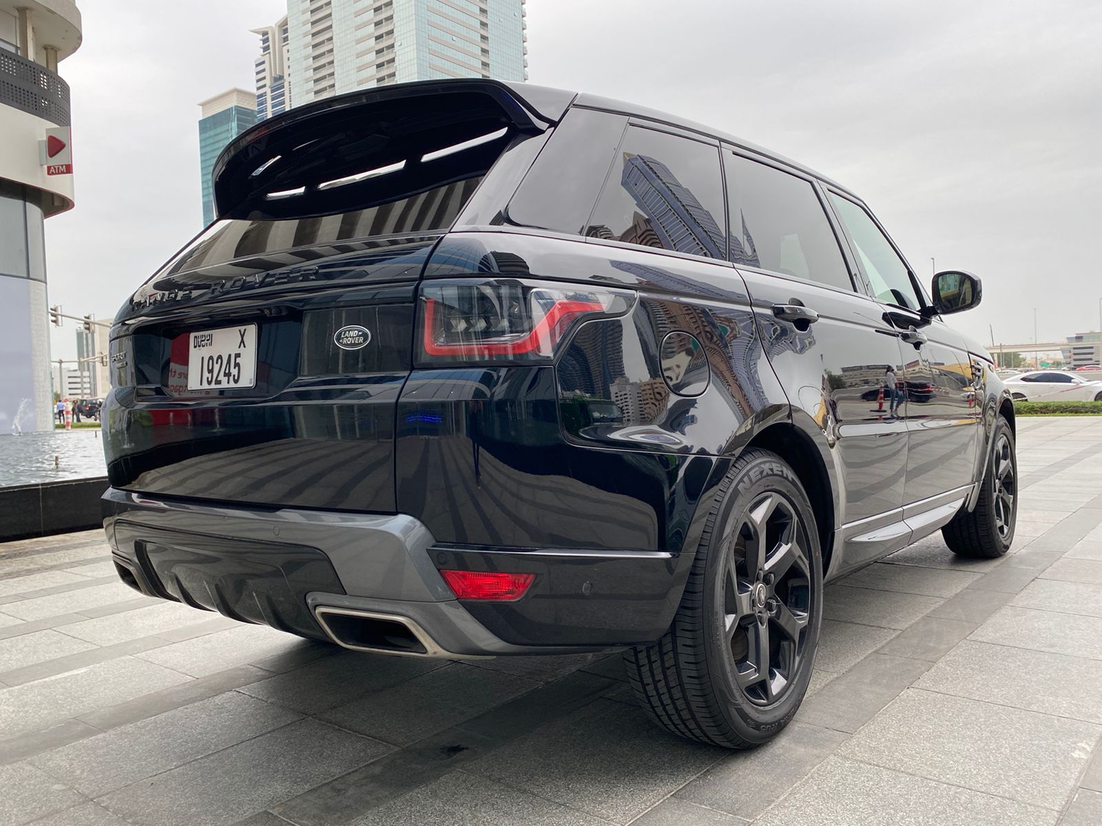 hire RANGE ROVER HSE SPORT BLACK 2019 in dubai