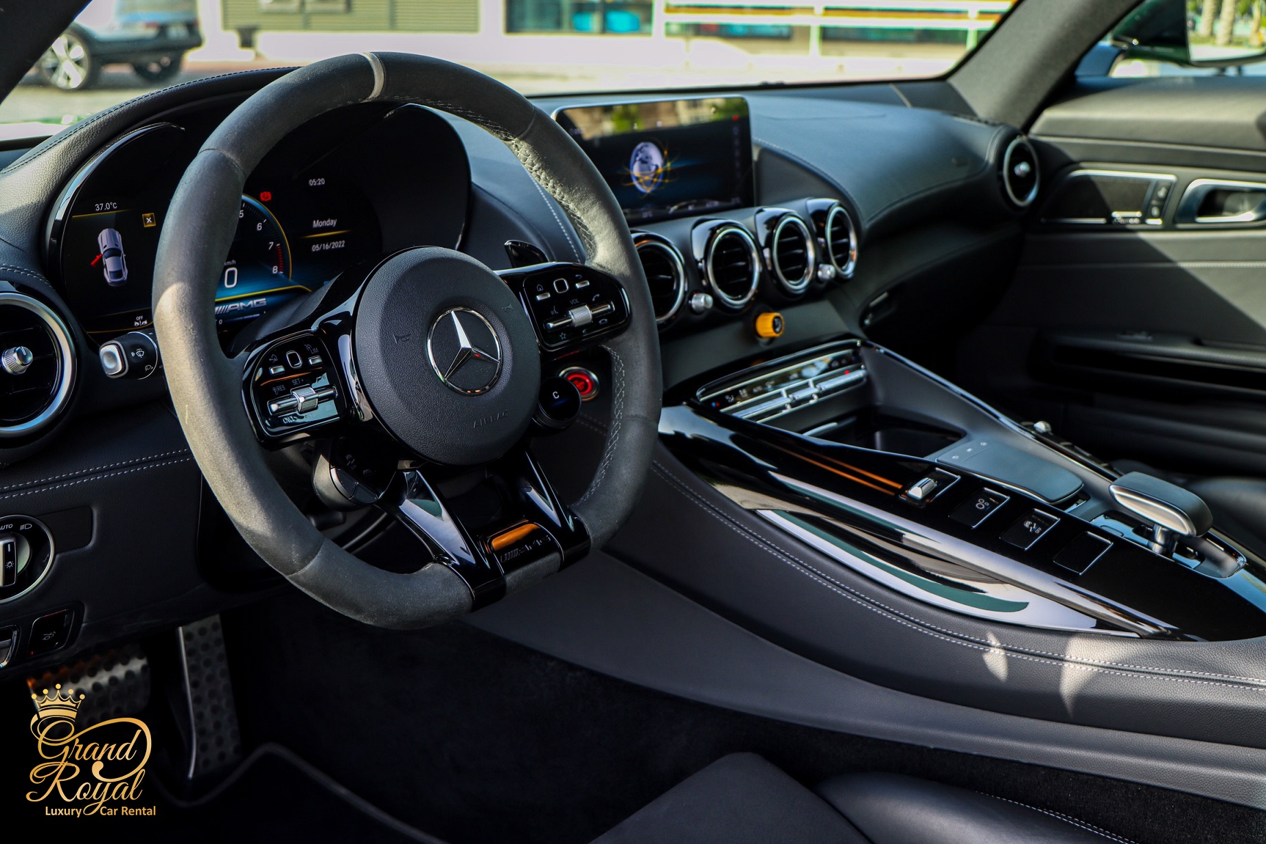 hire Mercedes AMG GTR Pro GREEN 2020 in dubai