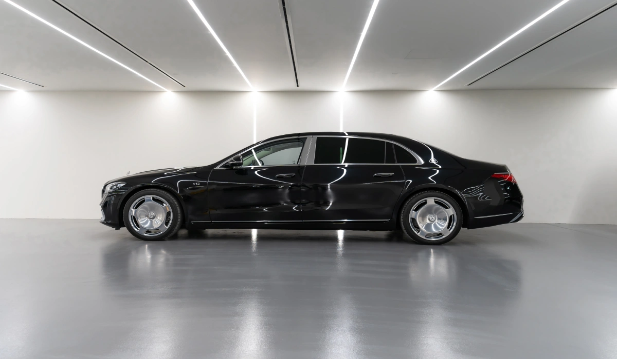 استئجار Mercedes Maybach S680 أسود 2022 فى دبي