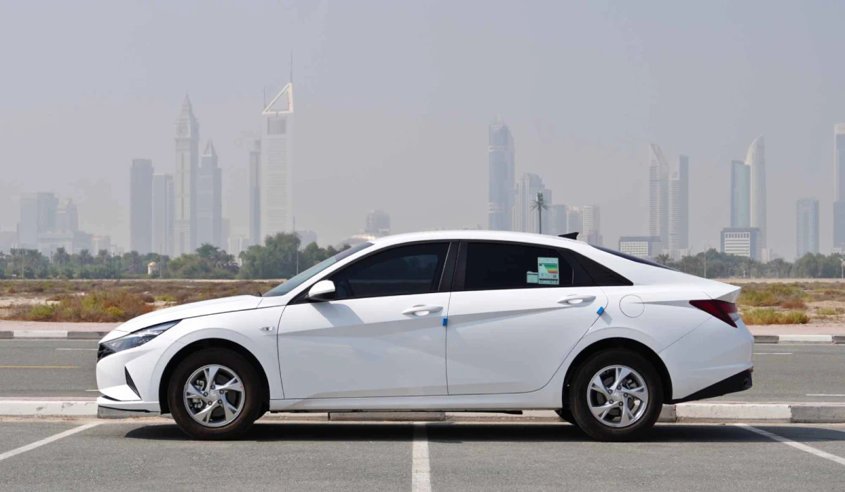 hire Hyundai Elantra WHITE 2022 in dubai
