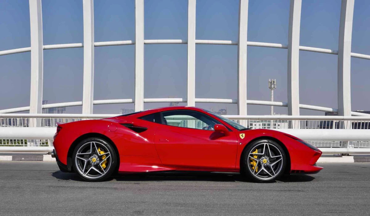 louer Ferrari F8 Turbito RED 2022 à Dubaï