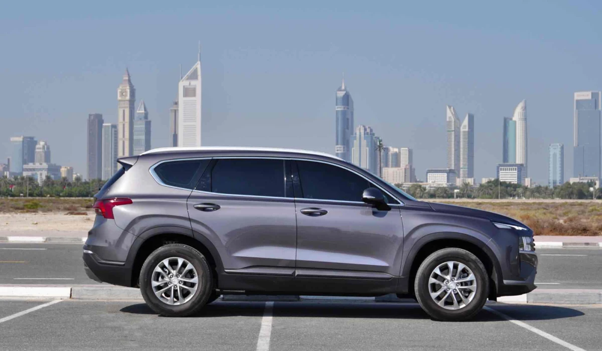استئجار Hyundai SantaFe  2022 فى دبي
