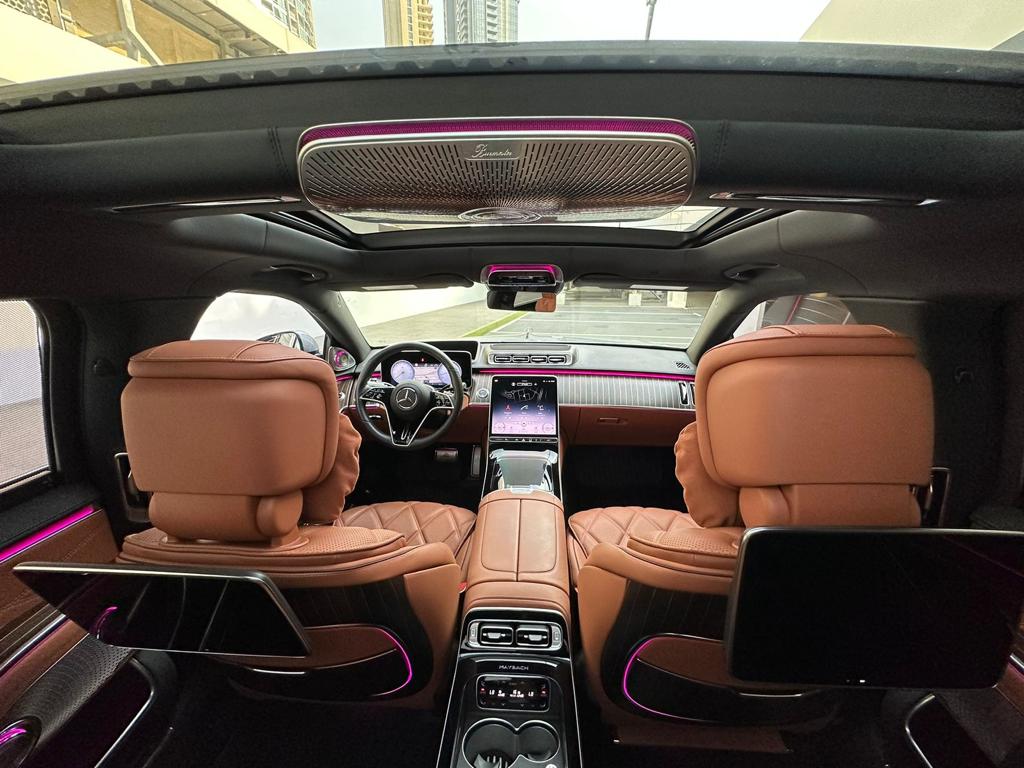 استئجار Mercedes Benz Maybach أسود 2023 فى دبي