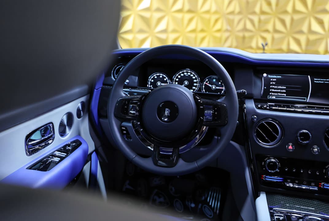 hire Rolls Royce Cullinan Purple Good Price  in dubai