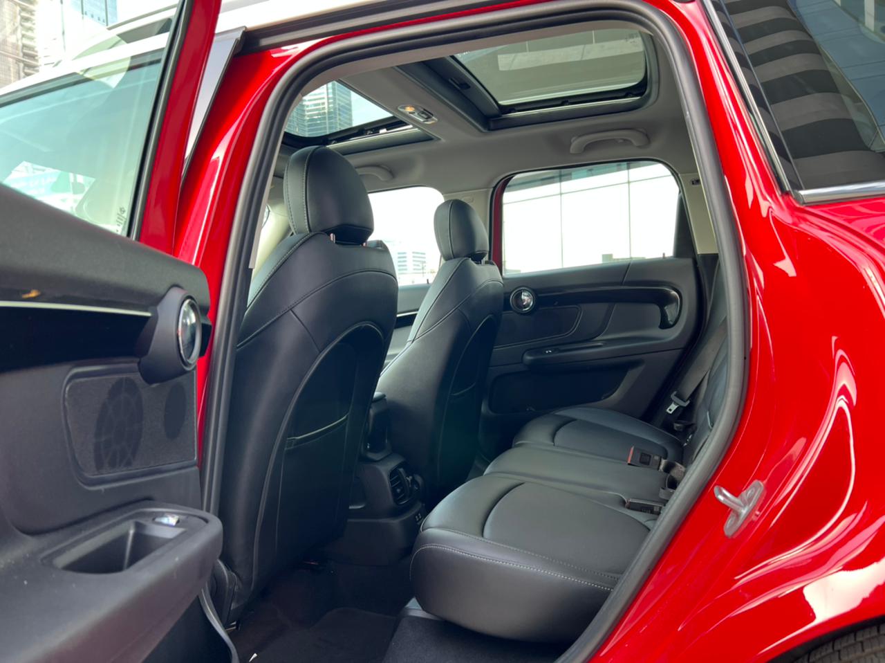 تاجير MINI COOPER  أحمر 2021 فى دبي