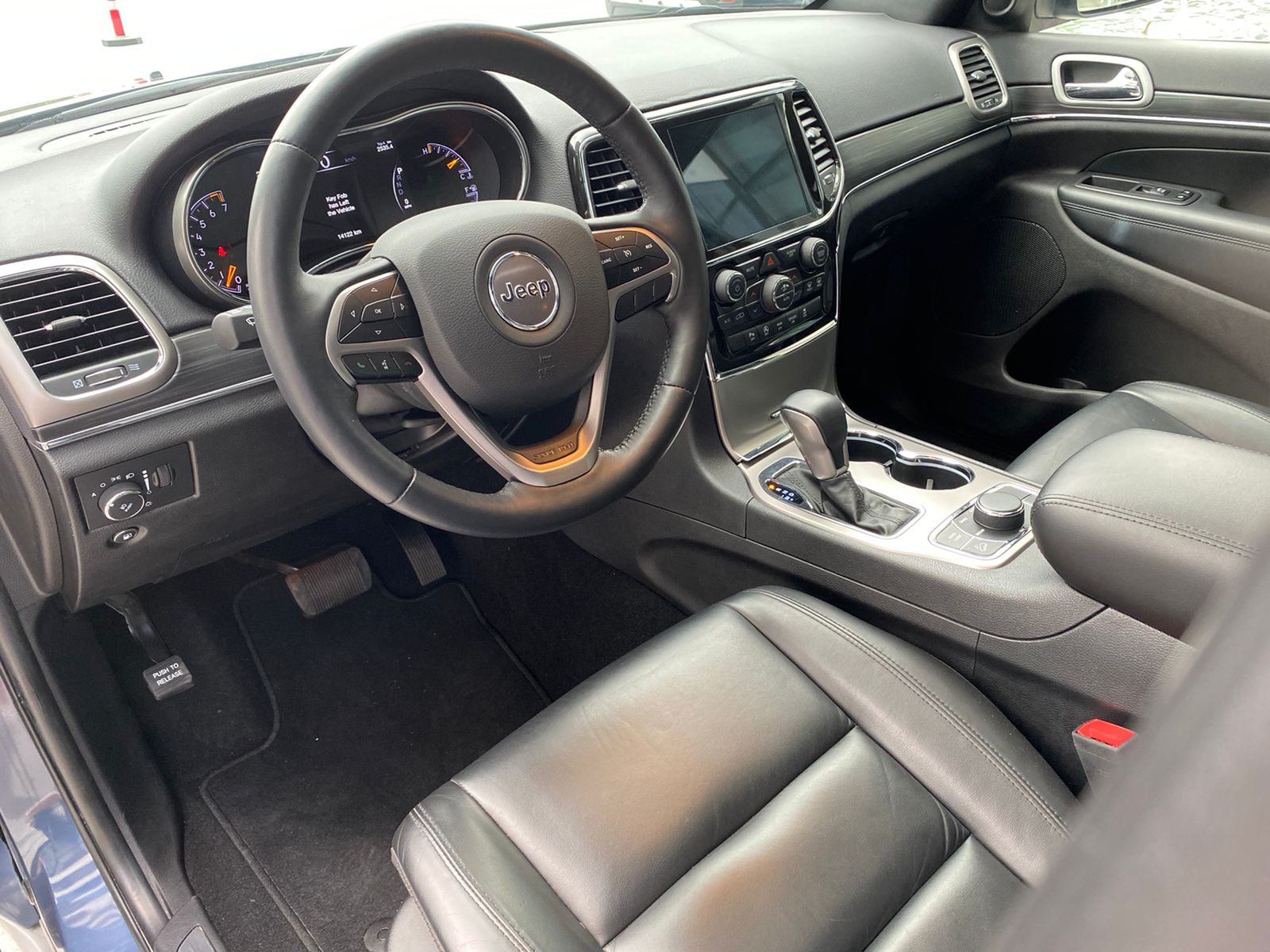 تاجير JEEP GRAND CHEROKEE  أزرق 2021 فى دبي