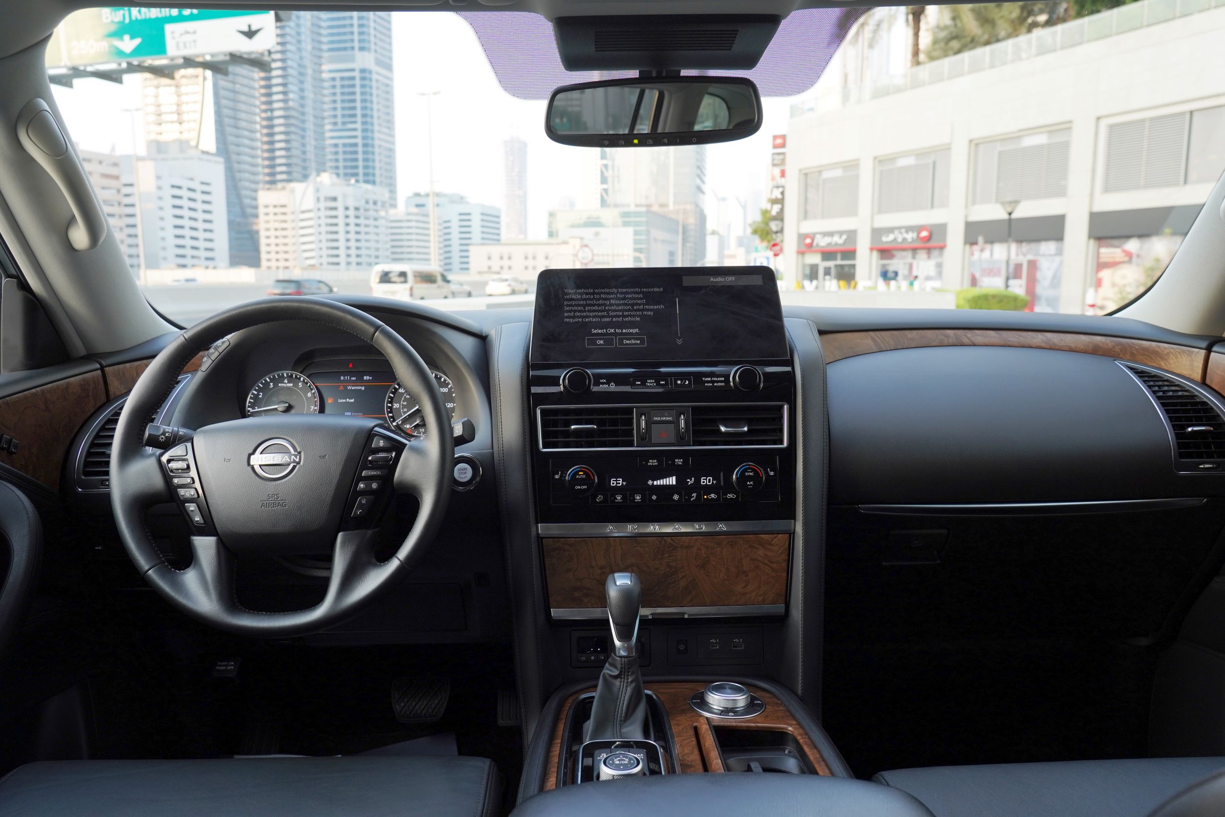 تاجير NISSAN Patrol PLATINUM رمادي 2021 فى دبي