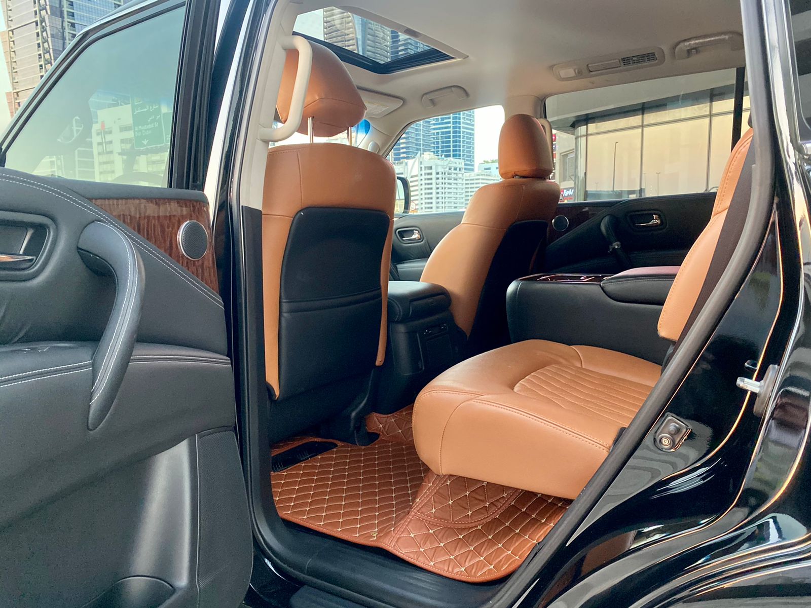 تاجير NISSAN Patrol PLATINUM أسود 2020 فى دبي