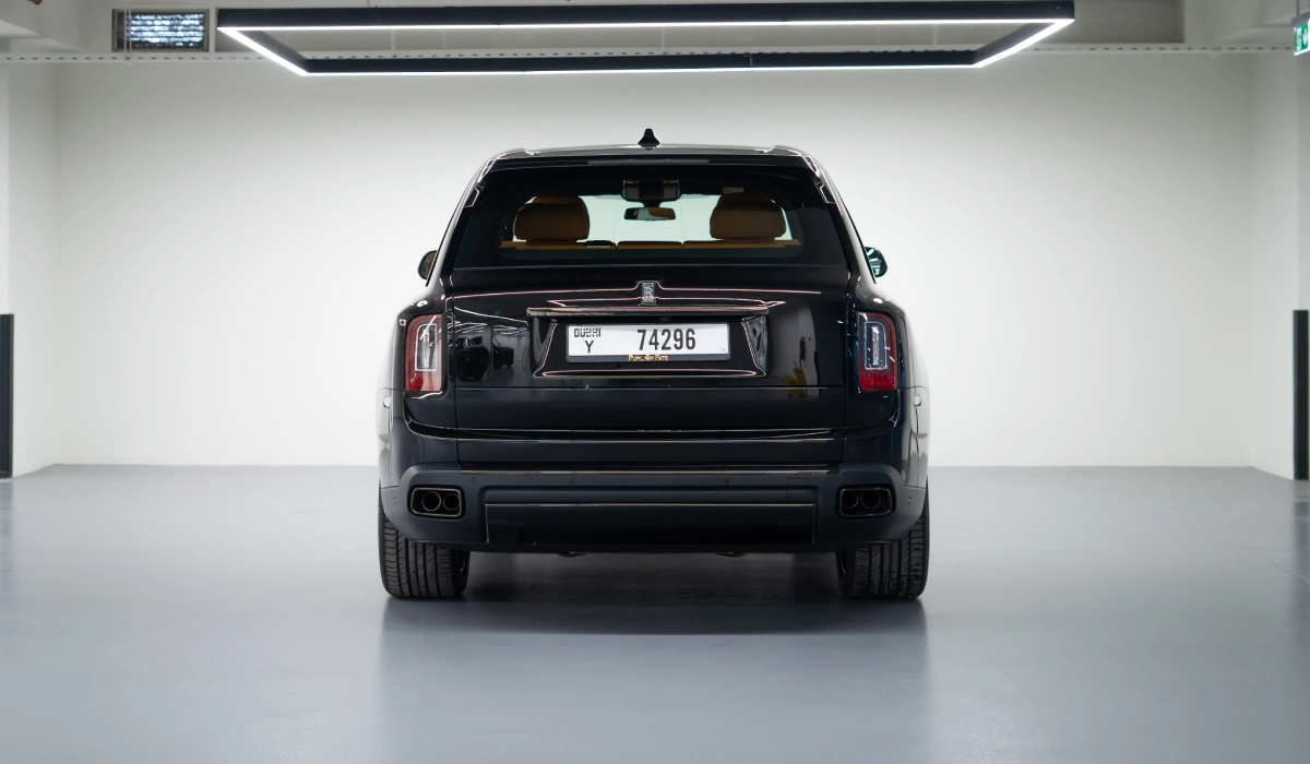 تاجير Rolls Royce Cullinan أسود 2022 فى دبي