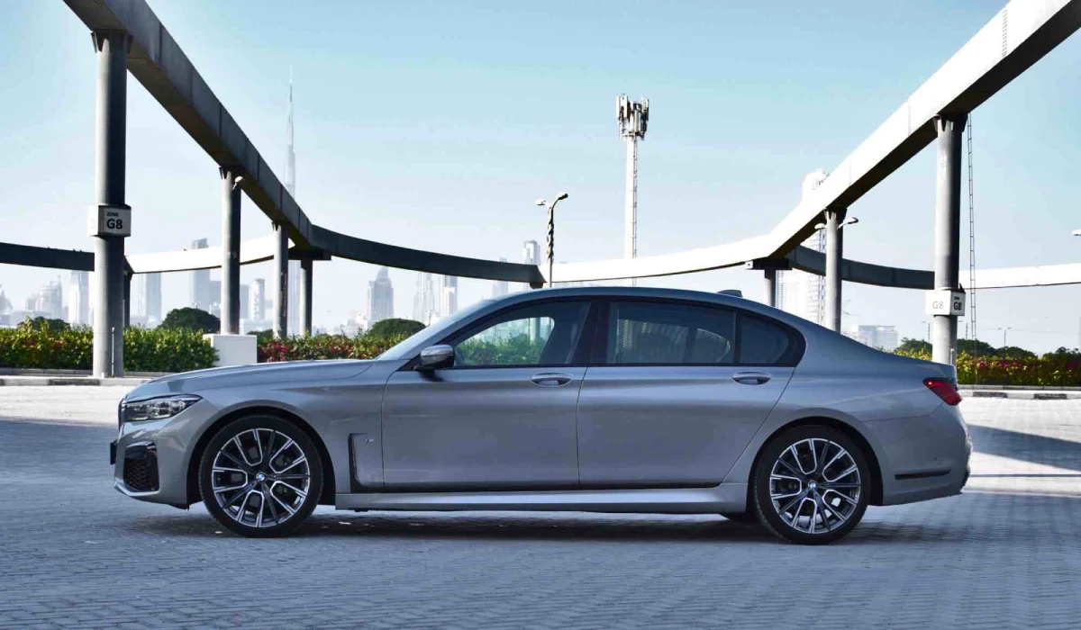 rent BMW 730Li  2022 in dubai