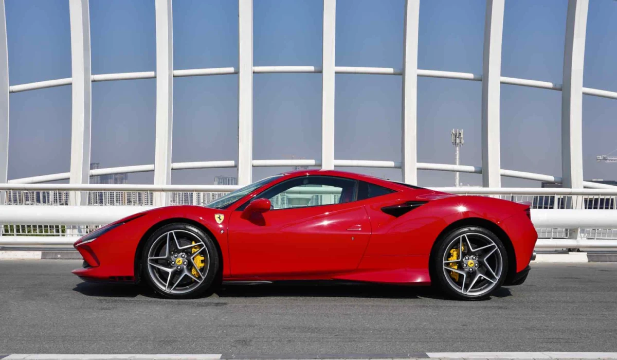 louer Ferrari F8 Turbito RED 2022 à Dubaï