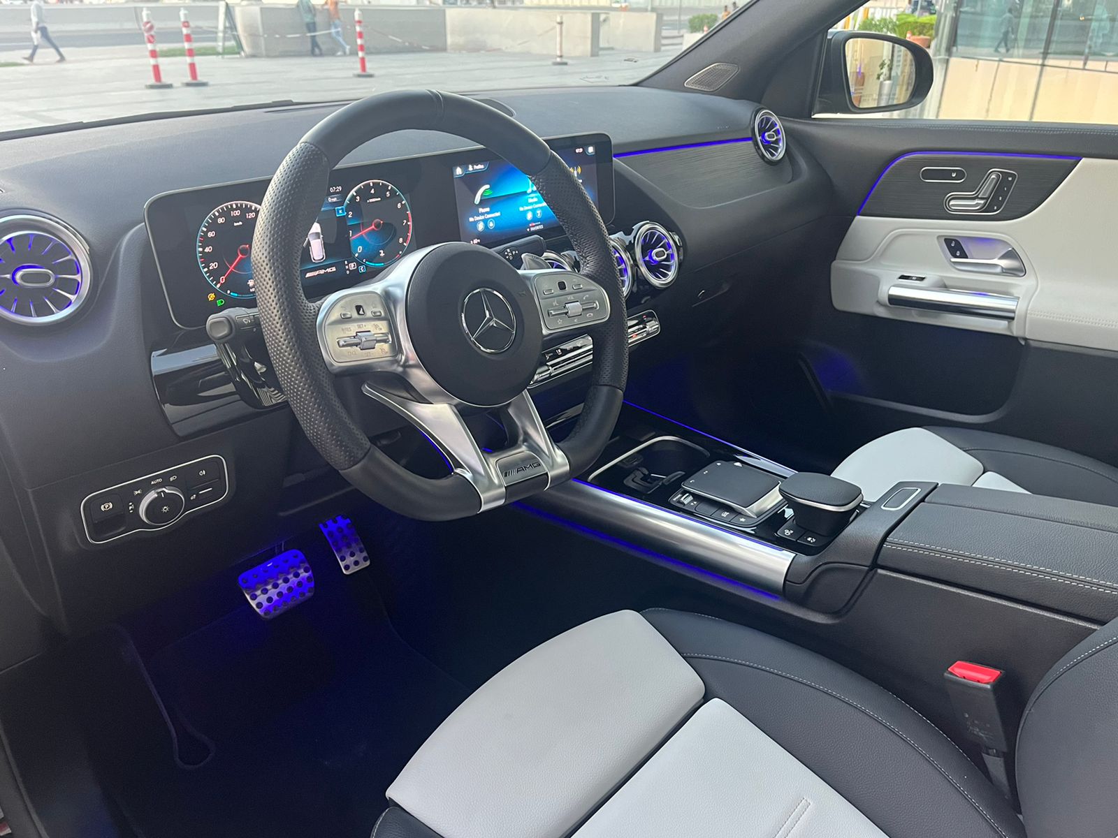 تاجير MERCEDES BENZ AMG GLA35 أزرق 2021 فى دبي