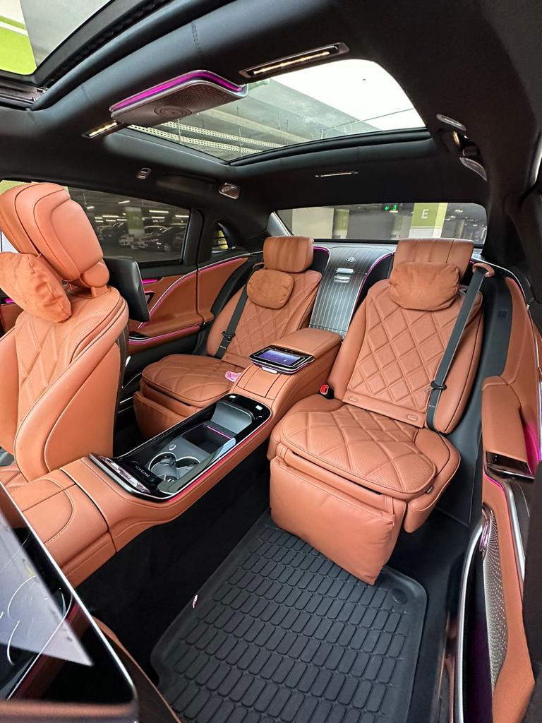 تاجير Mercedes Benz Maybach أسود 2023 فى دبي