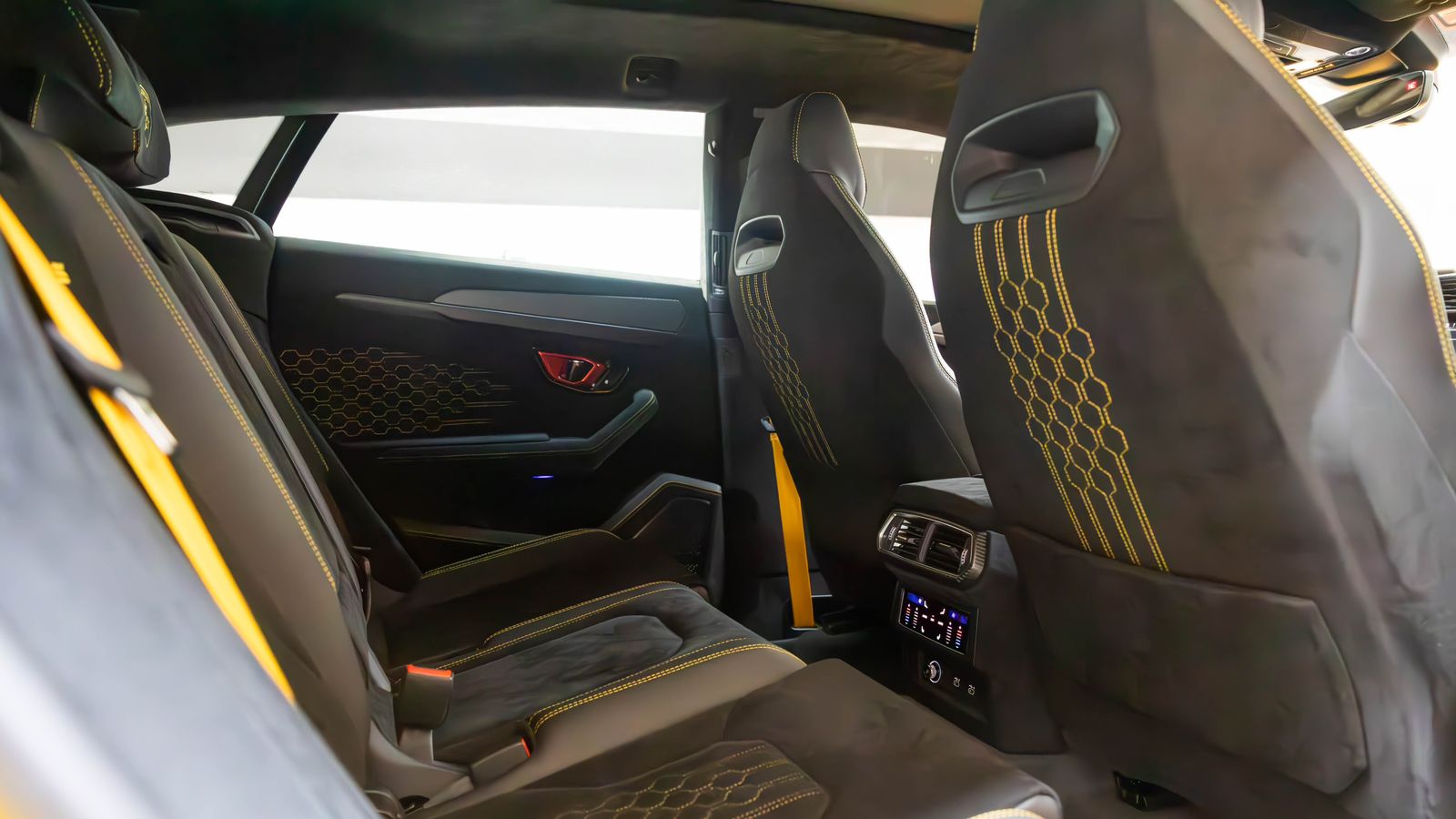 تاجير Lamborghini Urus Performante  2023 فى دبي