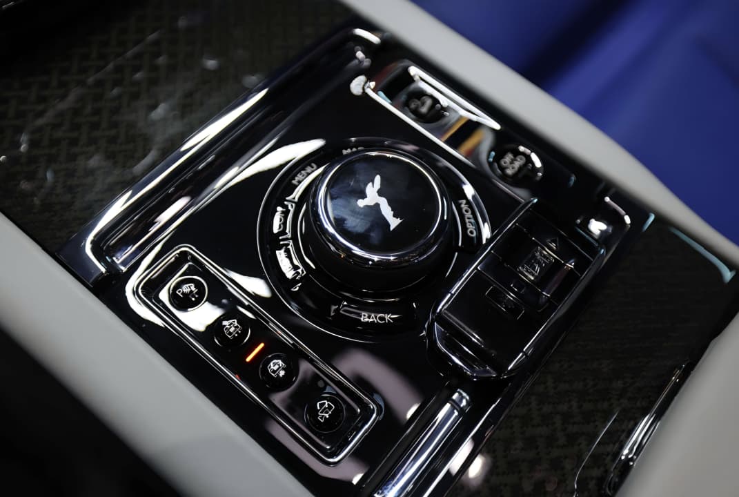 rent Rolls Royce Cullinan Purple Good Price  in dubai