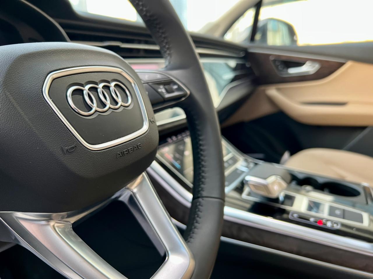استئجار AUDI Q7 أسود 2020 طويلة الأمد في دبي
