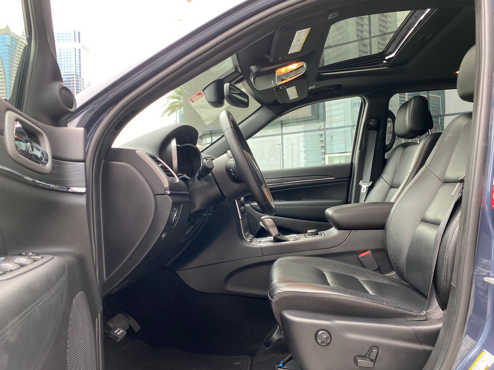 استئجار JEEP GRAND CHEROKEE  أزرق 2021 طويلة الأمد في دبي