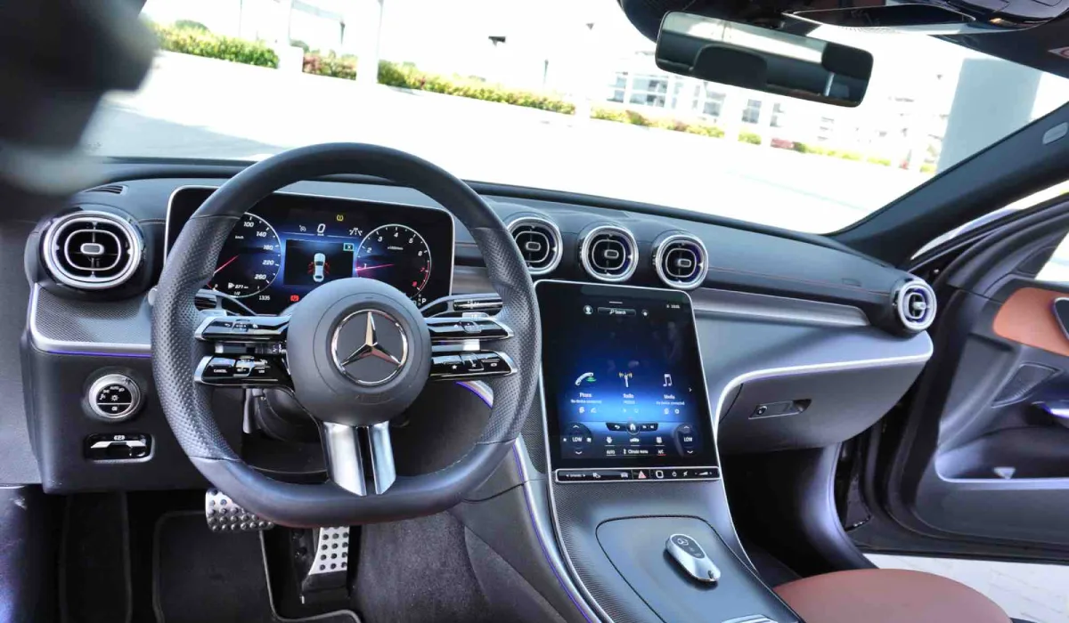 استئجار Mercedes Benz C200 أسود 2021 طويلة الأمد في دبي
