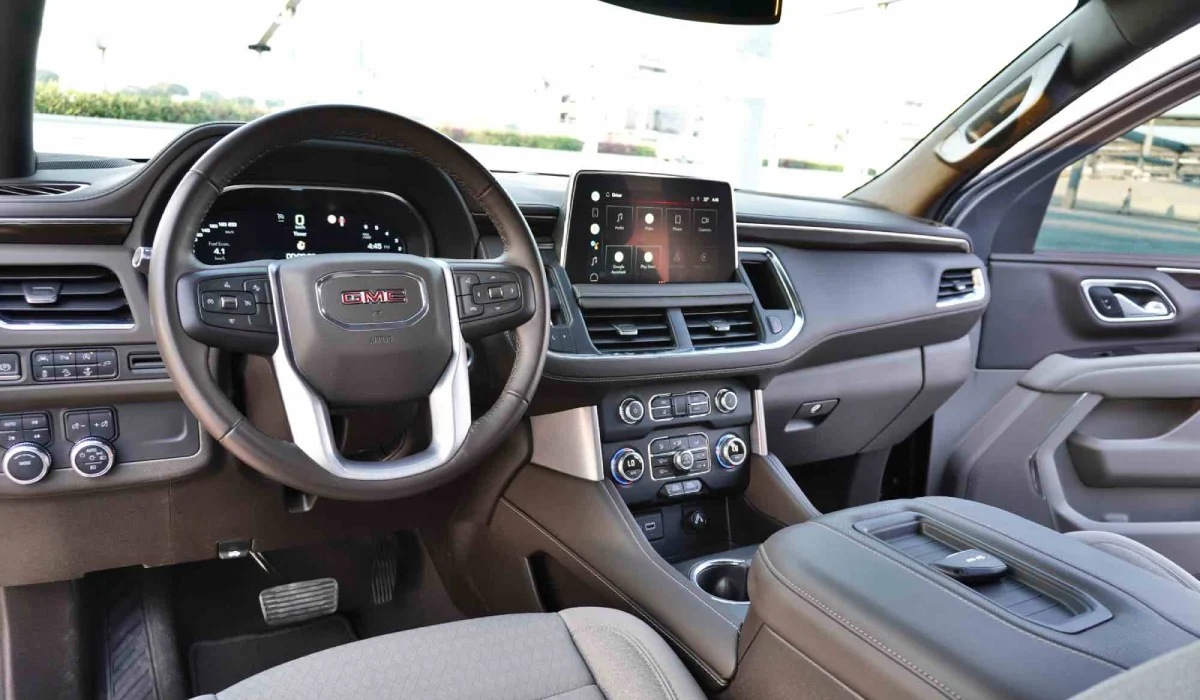 استئجار GMC YUKON أسود 2022 طويلة الأمد في دبي