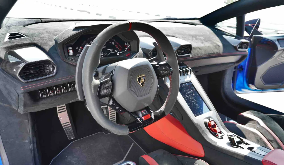 louer Lamborghini Huracan STO BEIGE 2022 long terme à Dubaï
