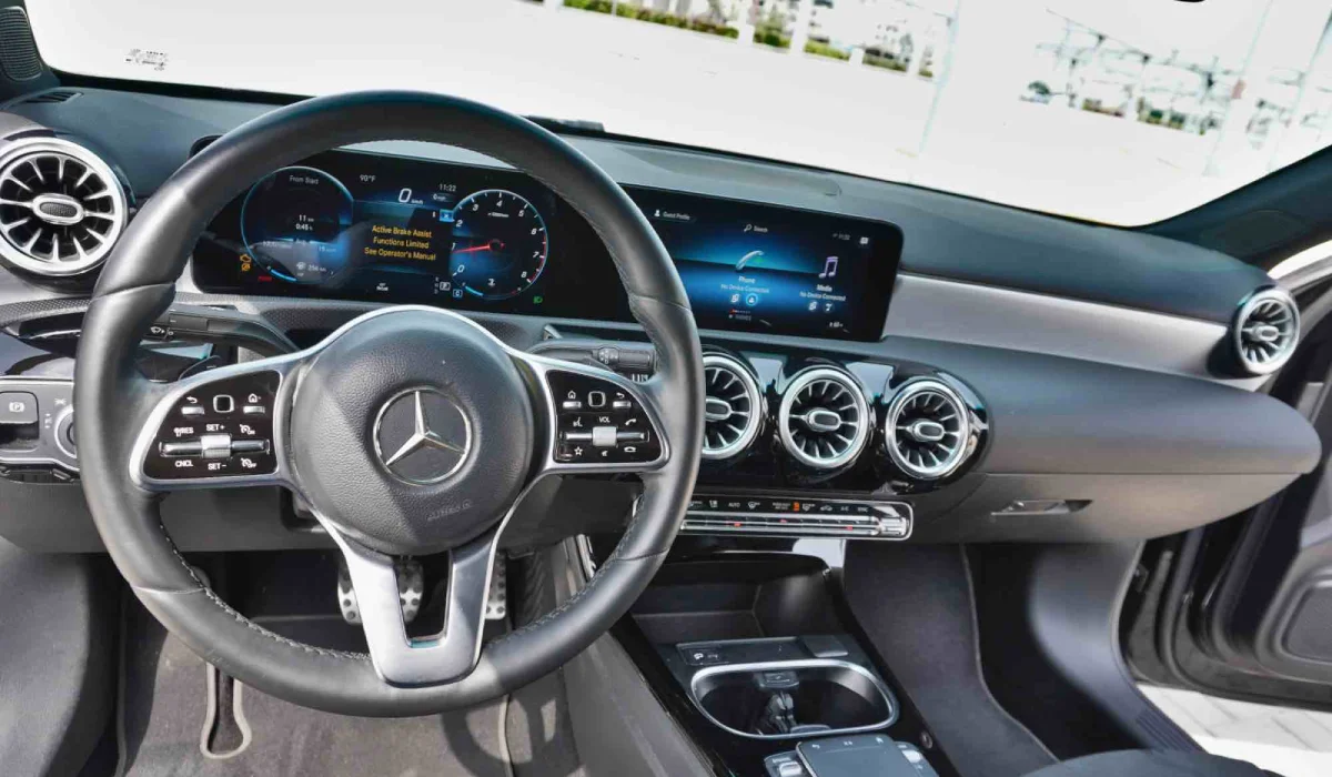 استئجار Mercedes A220 أسود 2021 طويلة الأمد في دبي
