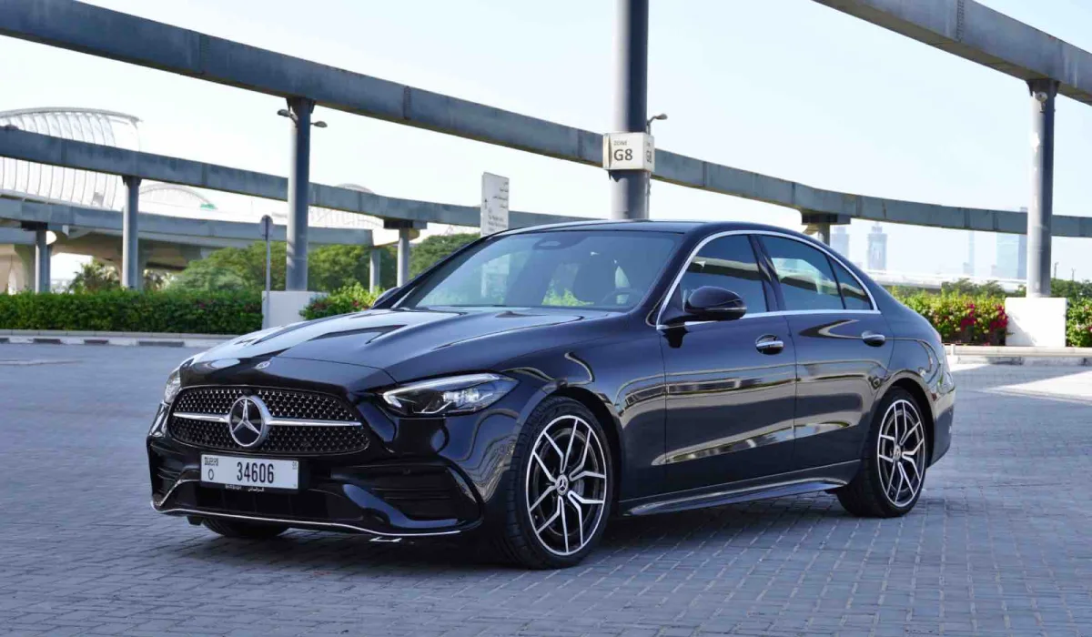 Mercedes Benz C200 أسود 2022 تأجير دبي
