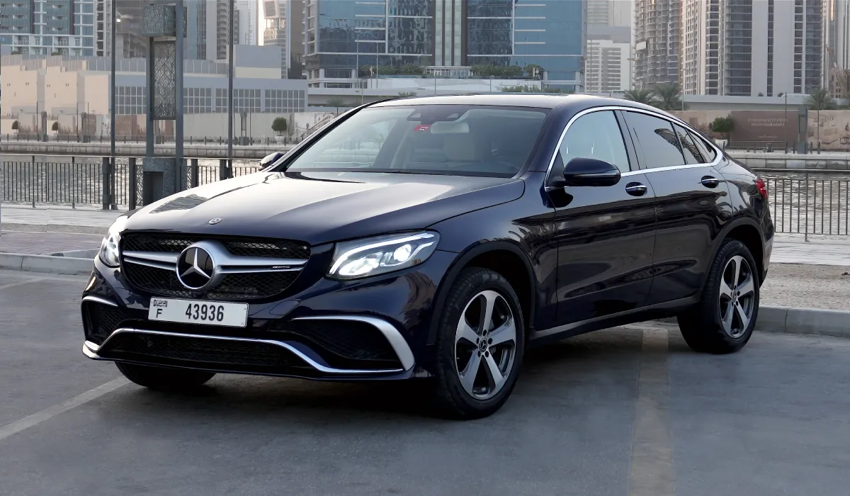 Mercedes Benz GLC300 أسود 2021 تأجير دبي