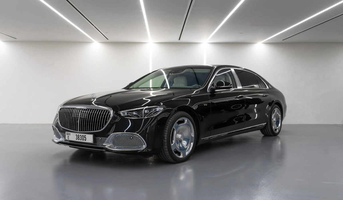 Mercedes Maybach S680 أسود 2022 تأجير دبي