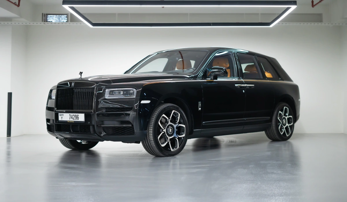 Rolls Royce Cullinan أسود 2022 تأجير دبي