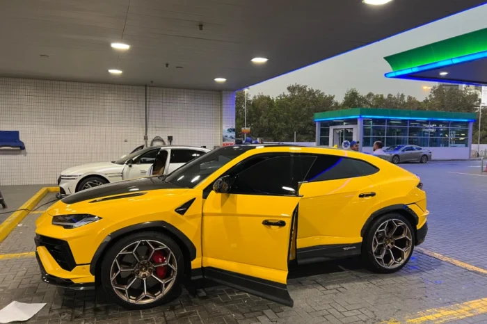 Rent Lamborghini URUS PERFOMANTE Yellow
